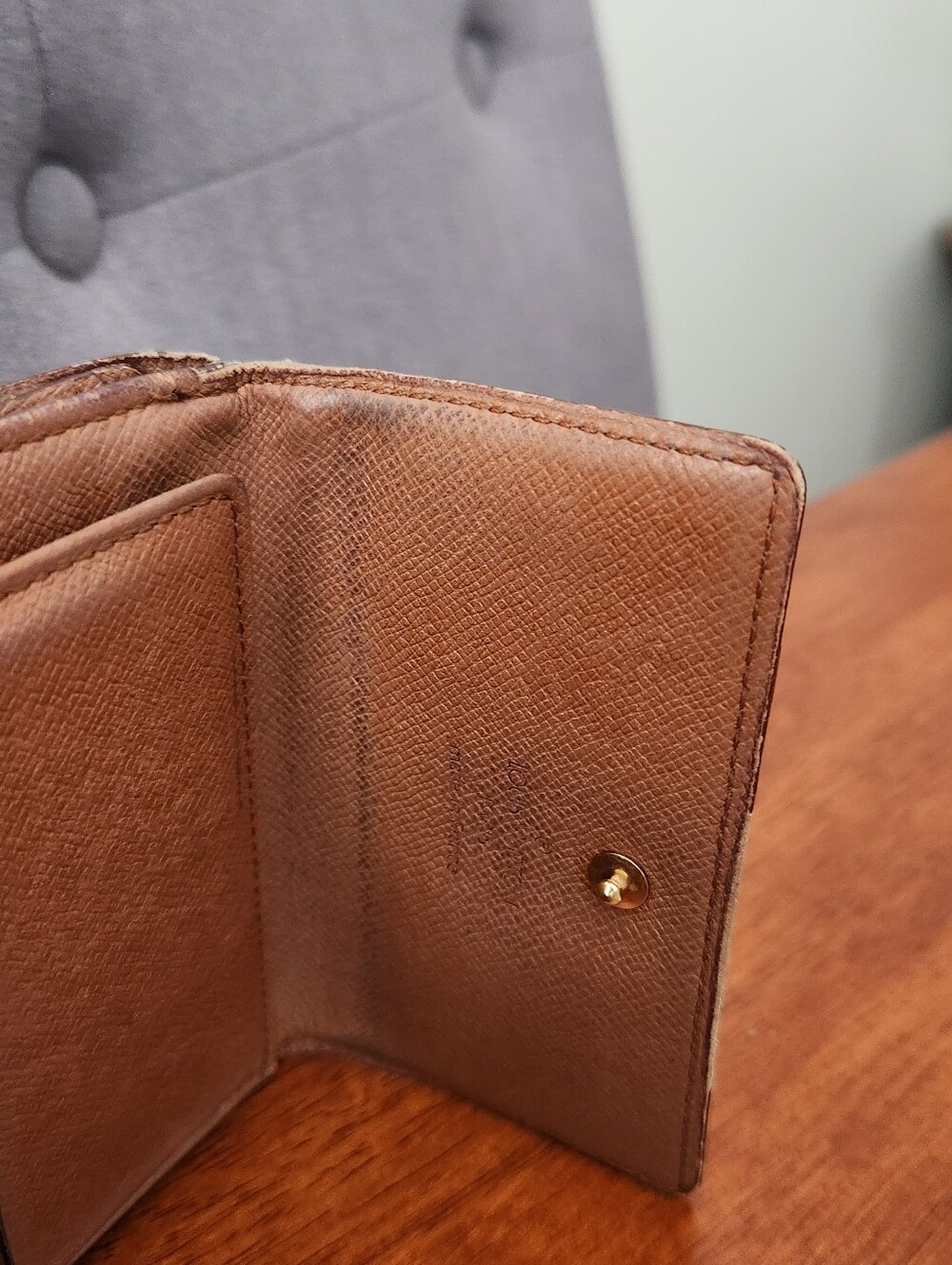 Louis Vuitton Vintage Monogram Elise Wallet - Picture 9 of 12